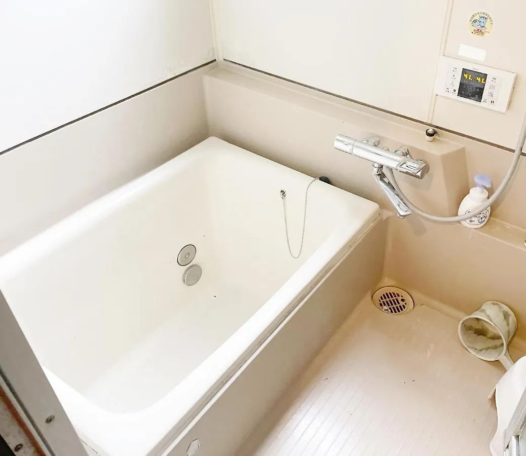Guest house Tokyo Downtown Tatami House: Multinational TV & BBQ Corner Hotel Japan